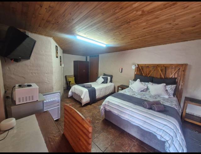 10 BEDROOM HOUSE FOR SALE IN DIBENG